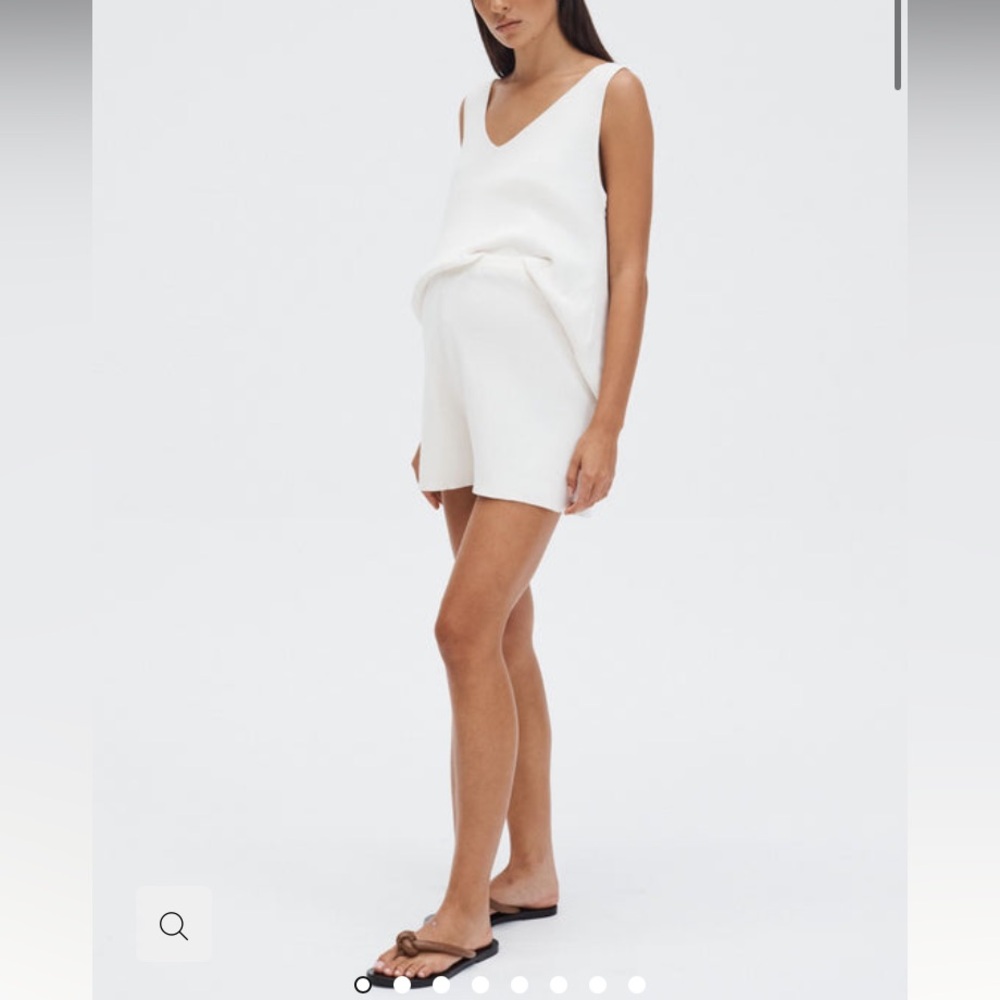 LEGOE HERITAGE Maternity stretch knit ribbed lined comfort shorts, Size 0 White